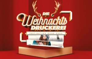 Schriftzug "Weihnachtsdruckerei" mit Poster, das aus einem Drucker kommt